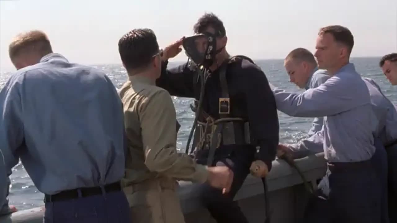 Военный ныряльщик