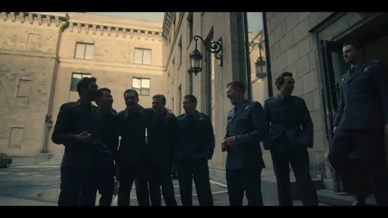 Девушка и космонавт
