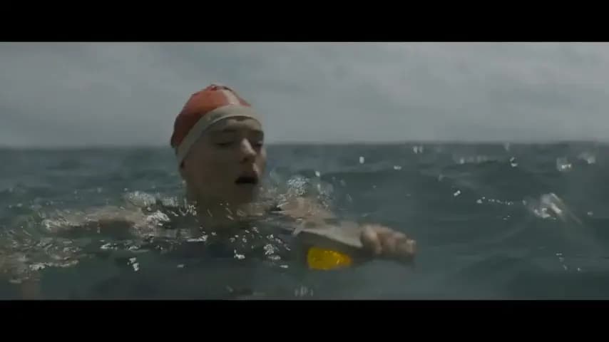 Девушка и море