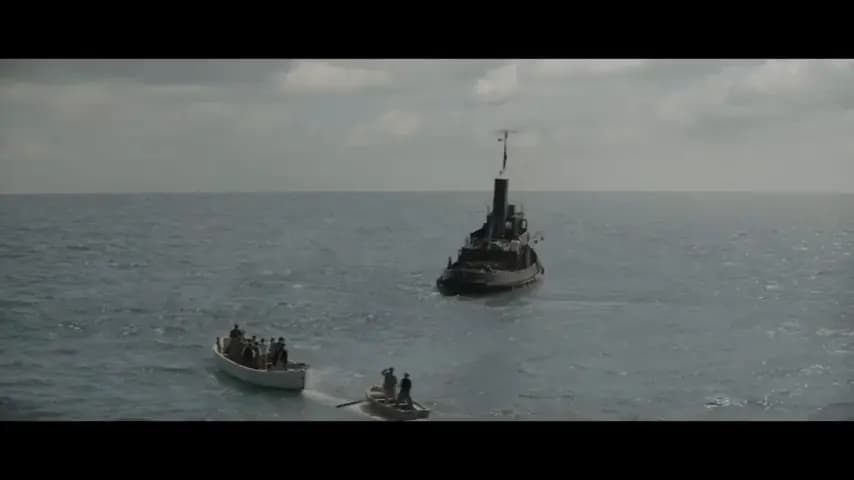 Девушка и море